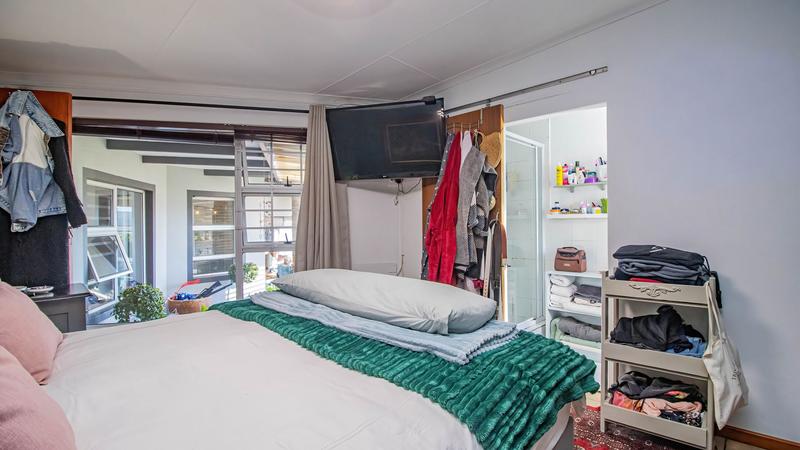 5 Bedroom Property for Sale in Fraaiuitsig Western Cape